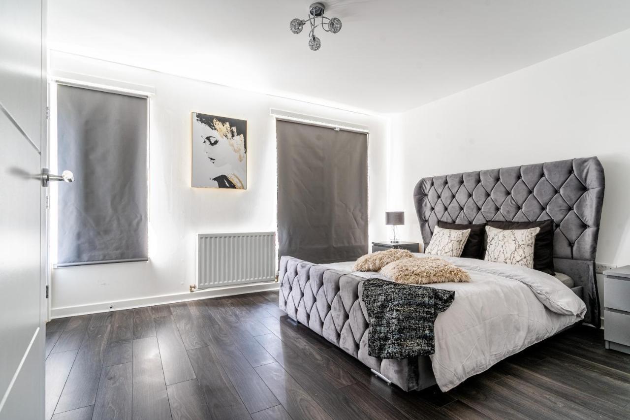 Spacious 3 Bedroom House In Glasgow City With Private Parking & Garden Exterior photo